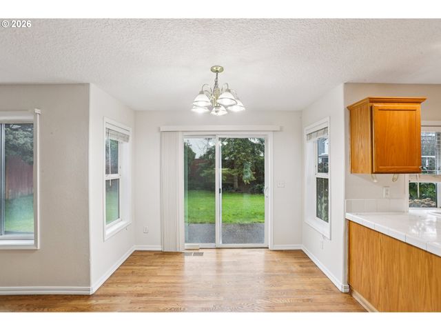 58728 PARKWOOD Dr, St Helens, OR 97051