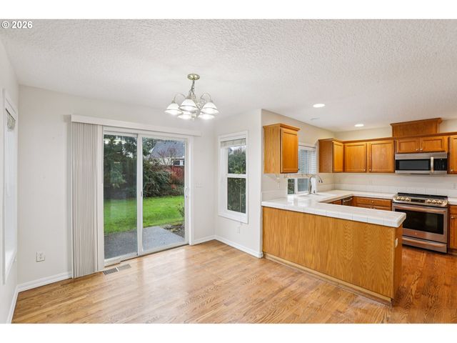 58728 PARKWOOD Dr, St Helens, OR 97051