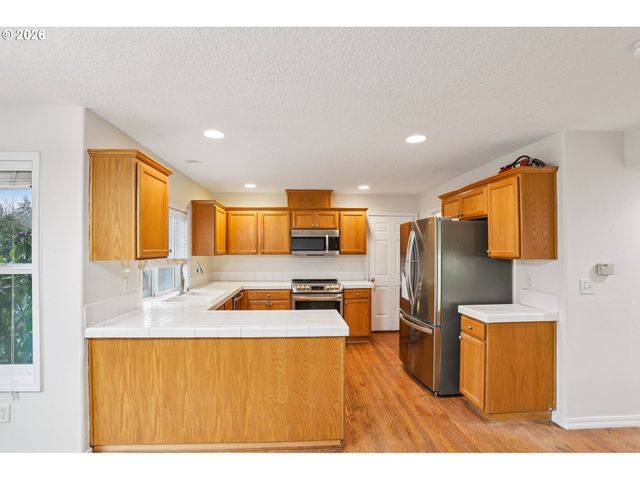 58728 PARKWOOD Dr, St Helens, OR 97051