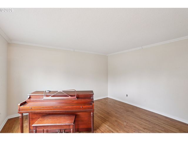 58728 PARKWOOD Dr, St Helens, OR 97051