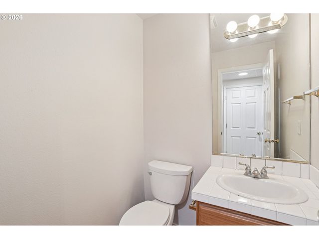 58728 PARKWOOD Dr, St Helens, OR 97051