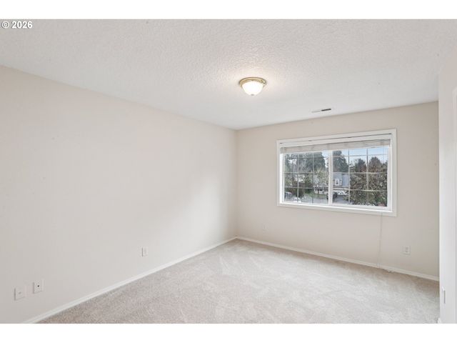 58728 PARKWOOD Dr, St Helens, OR 97051