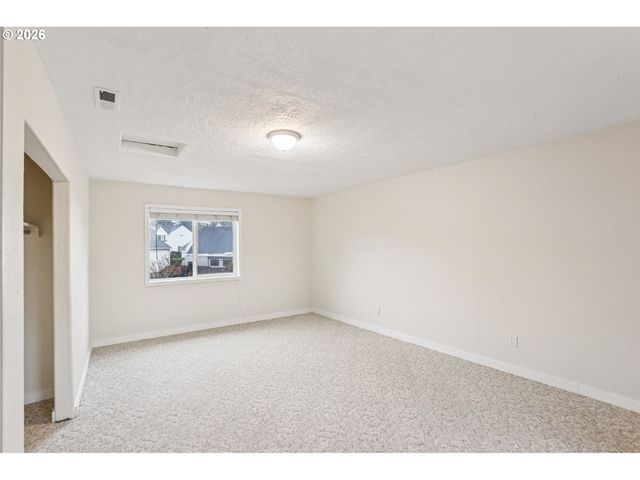 58728 PARKWOOD Dr, St Helens, OR 97051