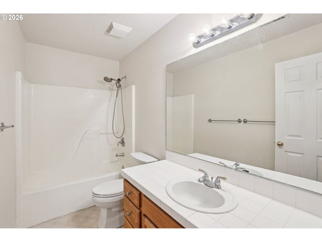 58728 PARKWOOD Dr, St Helens, OR 97051