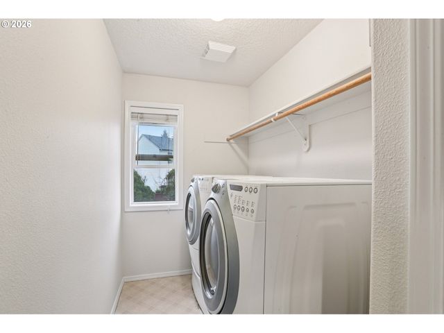 58728 PARKWOOD Dr, St Helens, OR 97051