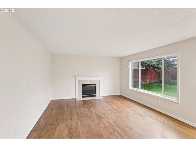 58728 PARKWOOD Dr, St Helens, OR 97051