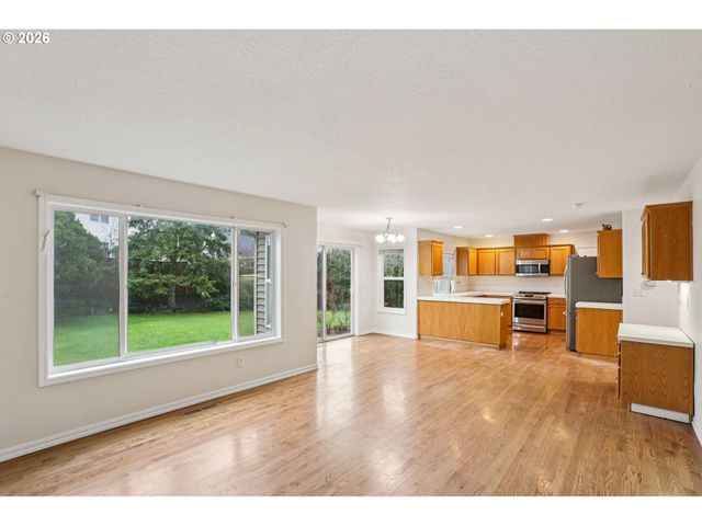 58728 PARKWOOD Dr, St Helens, OR 97051