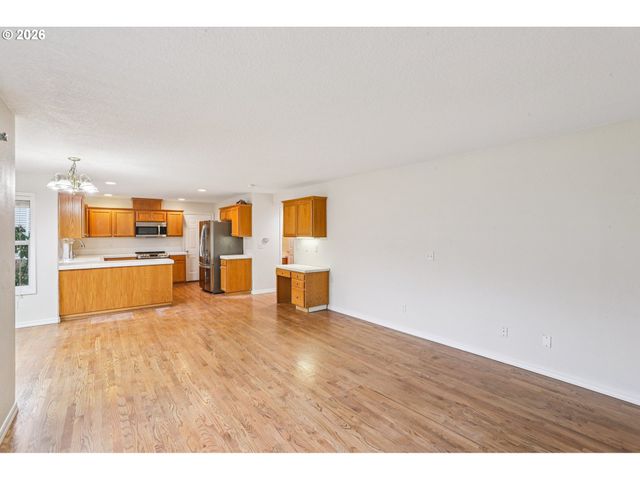 58728 PARKWOOD Dr, St Helens, OR 97051