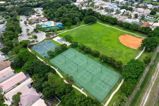 7819 Oak Grove Circle, Lake Worth, FL 33467