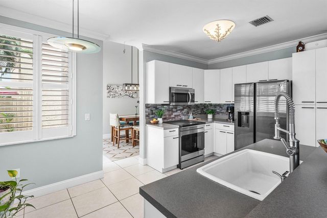 7819 Oak Grove Circle, Lake Worth, FL 33467