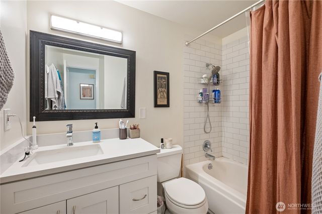 200 210 Rainier Boulevard N, Issaquah, WA 98027