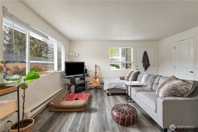 200 210 Rainier Boulevard N, Issaquah, WA 98027