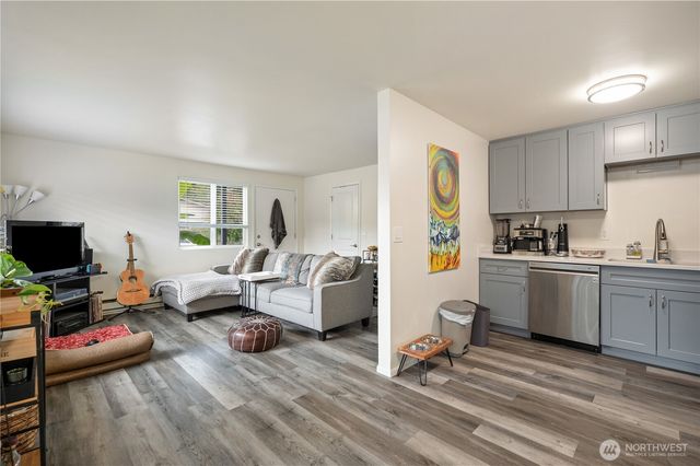 200 210 Rainier Boulevard N, Issaquah, WA 98027