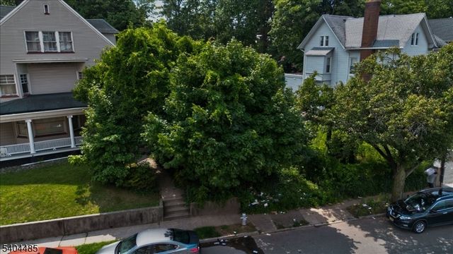 65 Washington St, East Orange City, NJ 07017