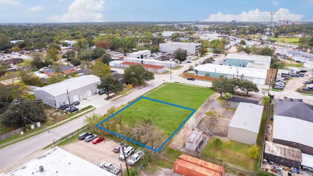 8021 Dunlap Street, Hockley, TX 77074