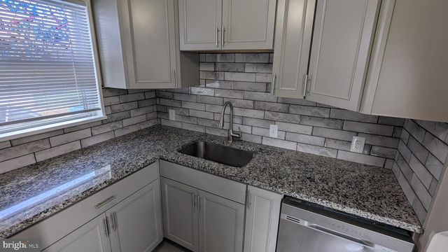 153 POLK DR, Manassas Park, VA 20111