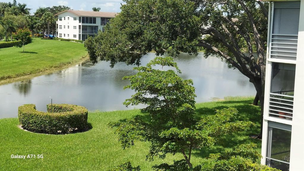 Image 3 of property listing at 160 Preston D 160, Boca Raton, FL 33434