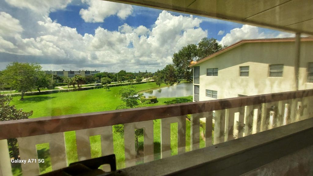 Image 5 of property listing at 160 Preston D 160, Boca Raton, FL 33434