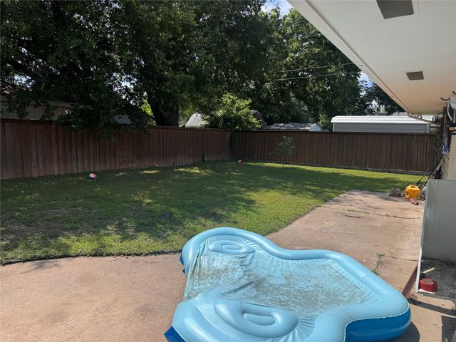 514 Lynn Drive E, Irving, TX 75062