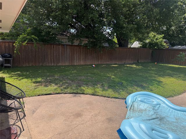514 Lynn Drive E, Irving, TX 75062