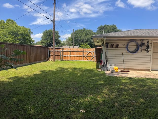 514 Lynn Drive E, Irving, TX 75062