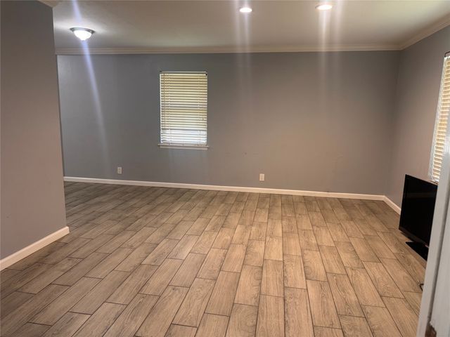 514 Lynn Drive E, Irving, TX 75062