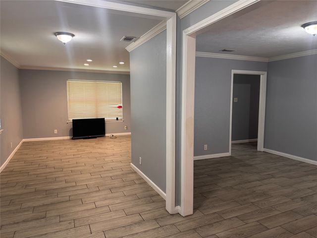 514 Lynn Drive E, Irving, TX 75062