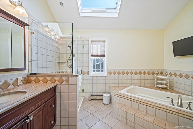 24 Embassy Road, Selden, NY 11784