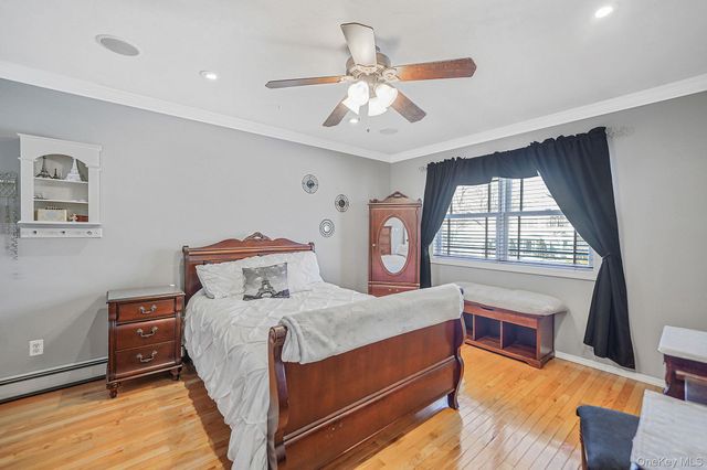 24 Embassy Road, Selden, NY 11784