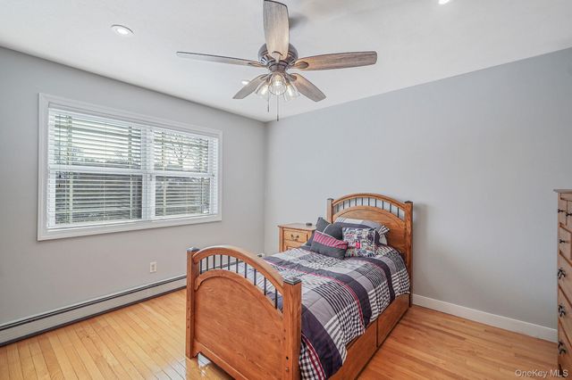 24 Embassy Road, Selden, NY 11784