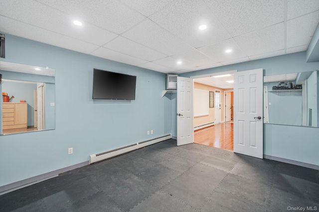 24 Embassy Road, Selden, NY 11784