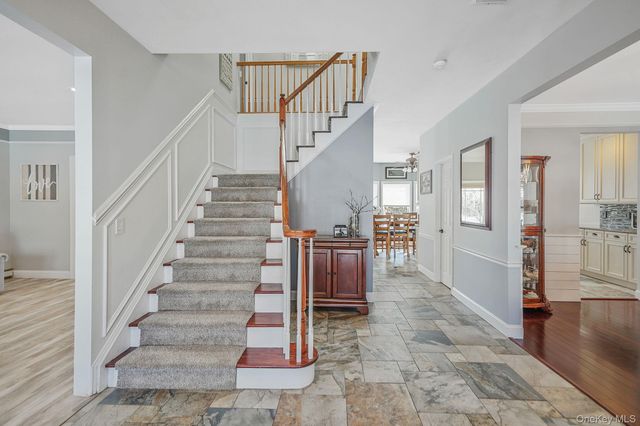 24 Embassy Road, Selden, NY 11784