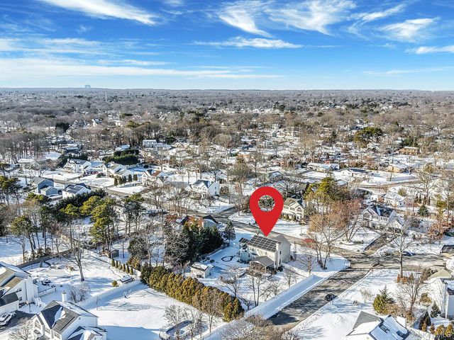 24 Embassy Road, Selden, NY 11784