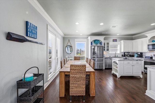 839 Eastview, Crystal Beach, TX 77650
