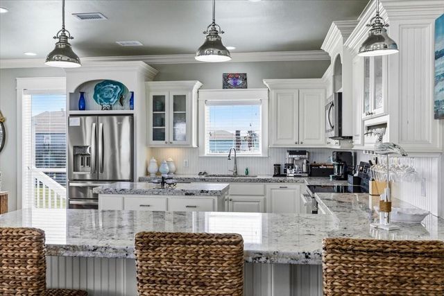 839 Eastview, Crystal Beach, TX 77650