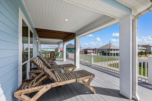839 Eastview, Crystal Beach, TX 77650