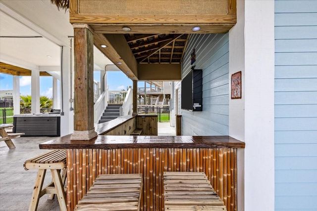 839 Eastview, Crystal Beach, TX 77650