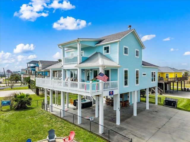 839 Eastview, Crystal Beach, TX 77650
