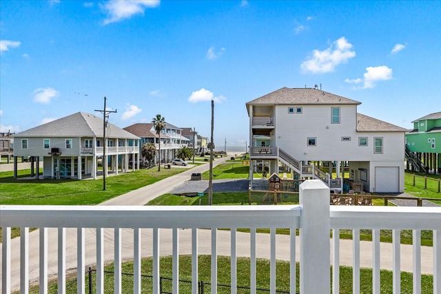 839 Eastview, Crystal Beach, TX 77650