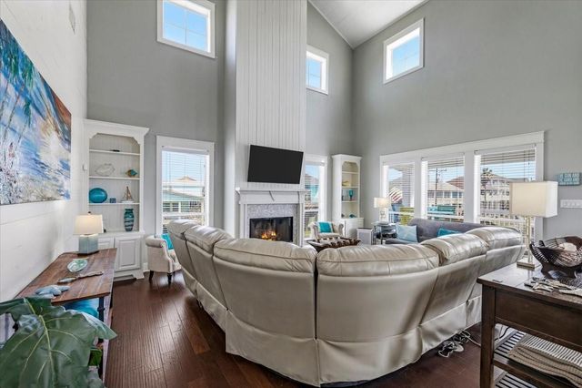839 Eastview, Crystal Beach, TX 77650
