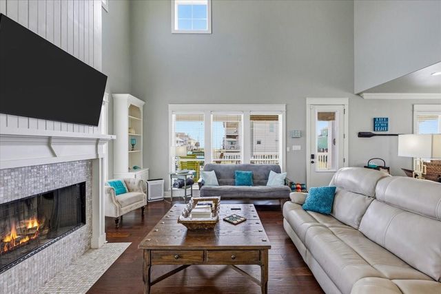 839 Eastview, Crystal Beach, TX 77650