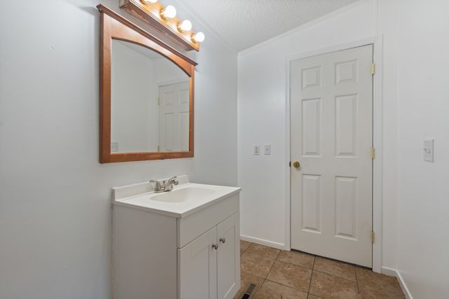 5772 Highway 438, W, Linden, TN 37096