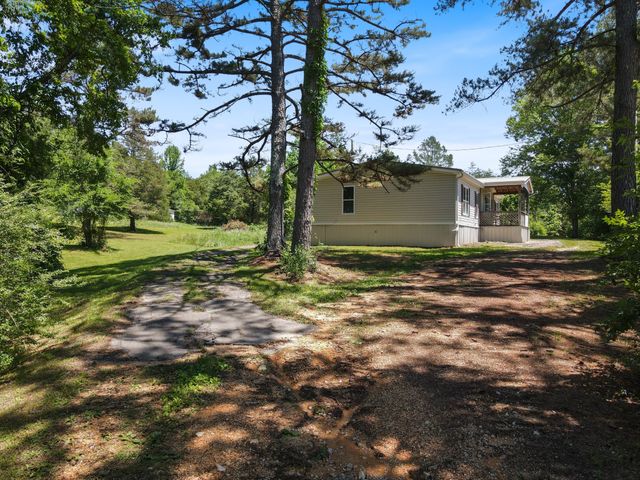 5772 Highway 438, W, Linden, TN 37096