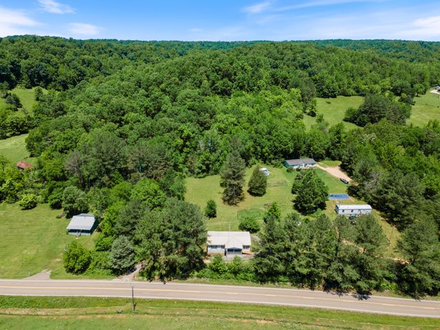 5772 Highway 438, W, Linden, TN 37096