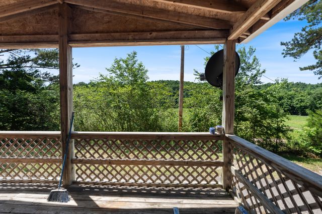 5772 Highway 438, W, Linden, TN 37096