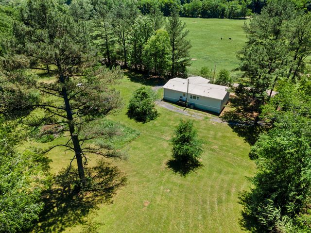 5772 Highway 438, W, Linden, TN 37096