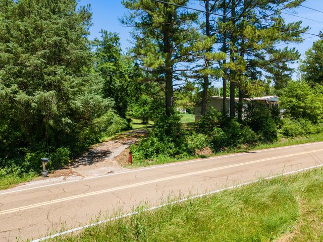 5772 Highway 438, W, Linden, TN 37096