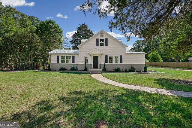 1104 E McIntosh Road, Griffin, GA 30223