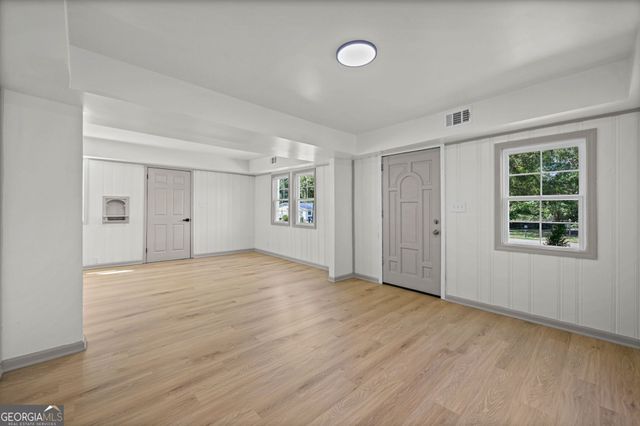1104 E McIntosh Road, Griffin, GA 30223