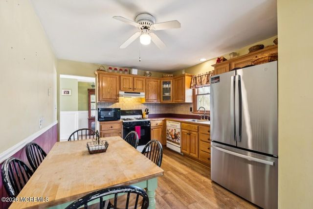 26 Lexington Road, Howell, NJ 07731